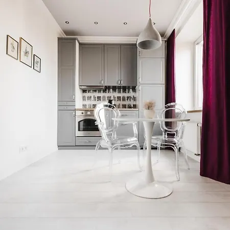 Charming In Old Town By Urban Rent Apartment *